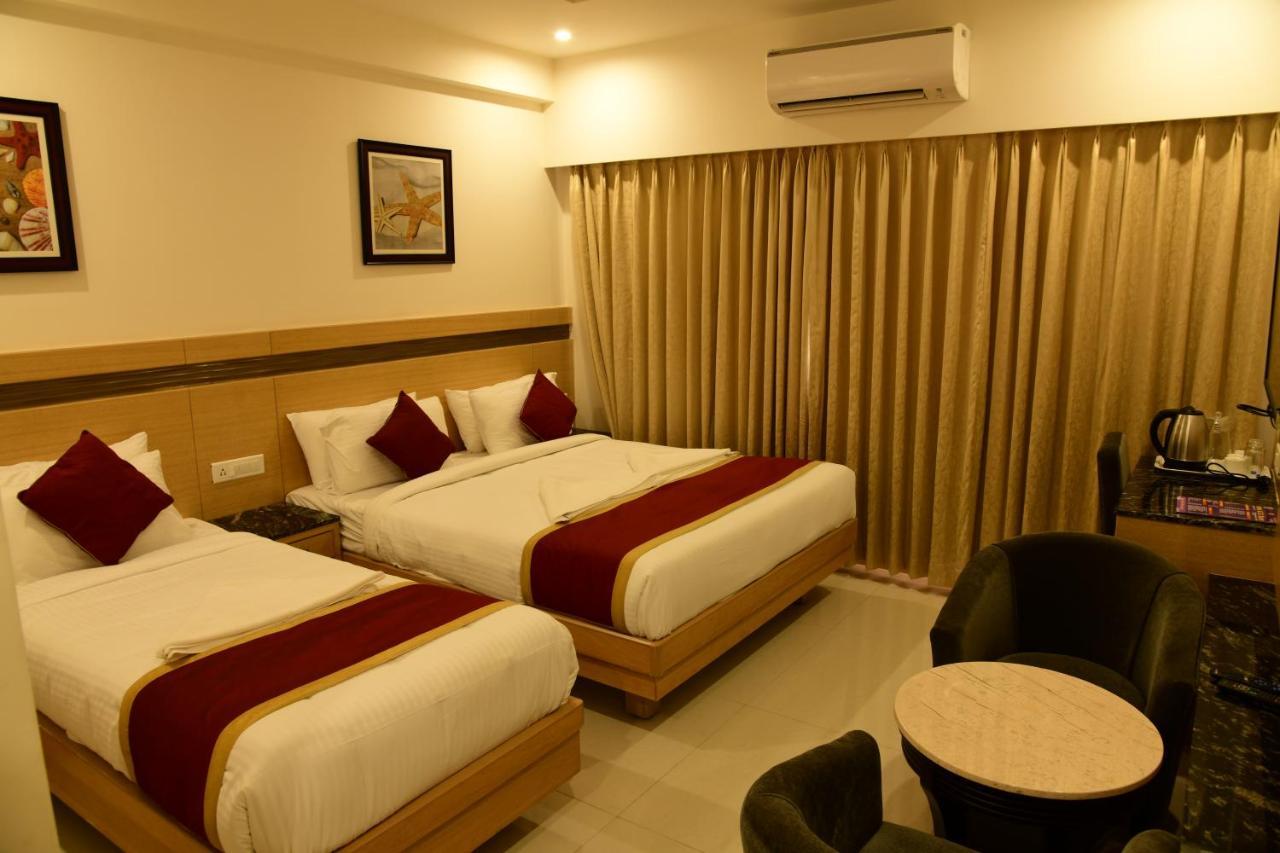 Hotel U.T.Elite Bangalore Exteriör bild