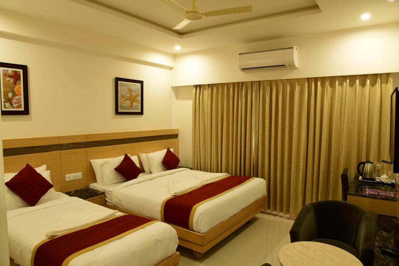 Hotel U.T.Elite Bangalore Exteriör bild