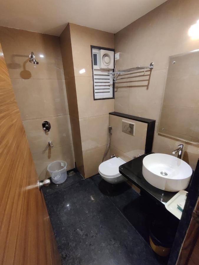Hotel U.T.Elite Bangalore Exteriör bild